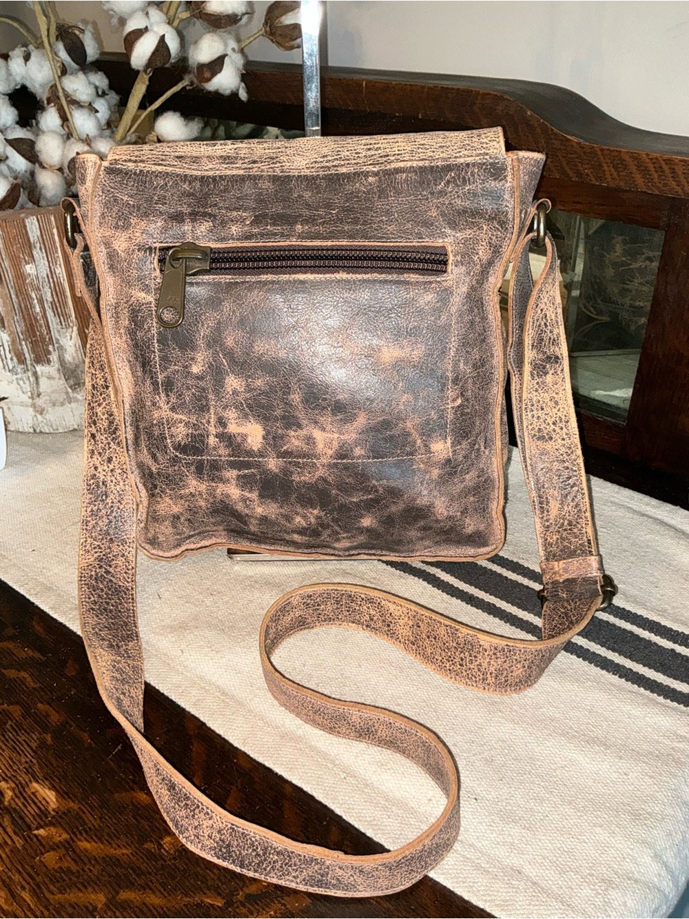 Bed Stu Leather Venice Beach Crossbody Shoulder Bag Teak Lux MSRP $240 - Picture 2 of 12